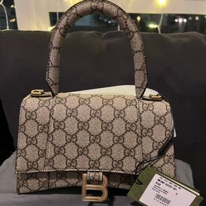 🤎SOLD🤎 Gucci x Balenciaga “The Hacker Project” Hourglass Bag (small)